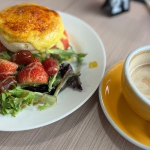 Meet your Posher, Larry